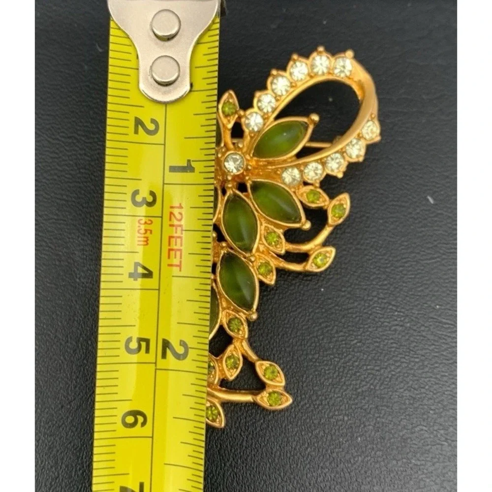 Vintage Gold Tone And Frosted Green Rhinestone Brooch‎
